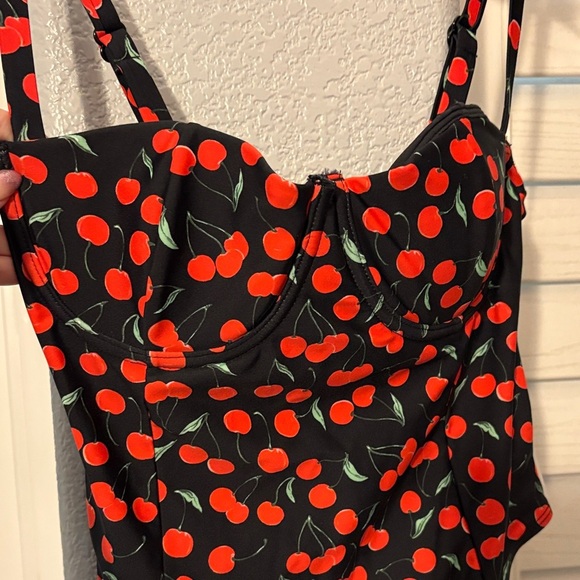 Good American Cherry Print Women's Swimsuit - Picture 4 of 9